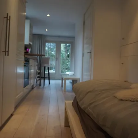 Lief Binnen, Bij Bos Duin En Dorp Bergen